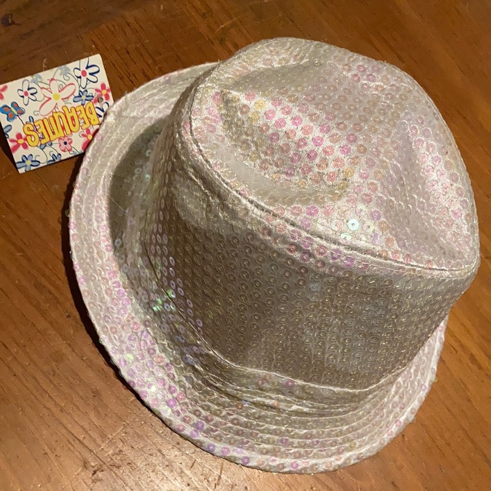 Fidora hat 🧢